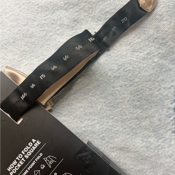 Bow tie & pocket square - Picture 4 of 6